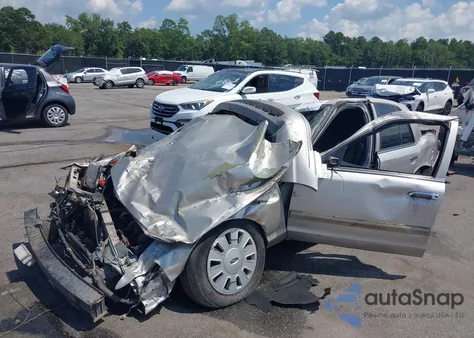 2011 Ford Crown Victoria Police z USA, uszkodzony, nr VIN 2FABP7BV2BX125582